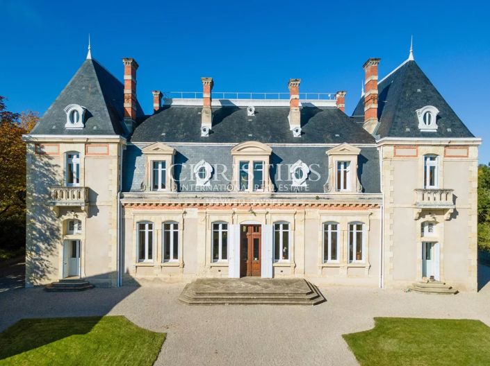 Image No.4-8 Bed House for sale