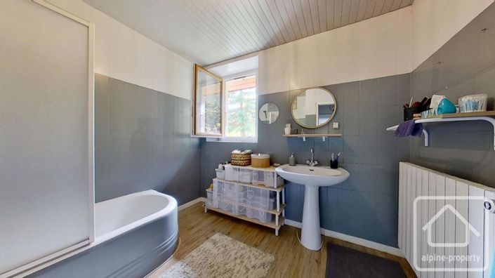 Image No.19-4 Bed Property for sale