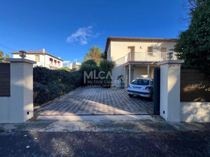 Image No.11-8 Bed House for sale