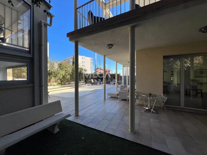 Image No.9-8 Bed House for sale