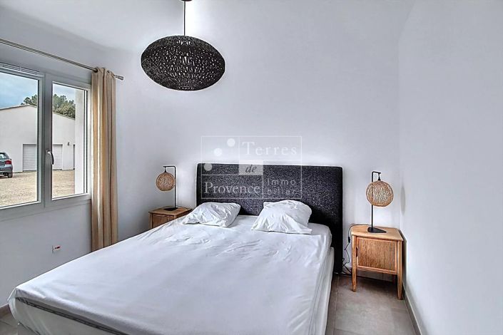 Image No.12-3 Bed House for sale