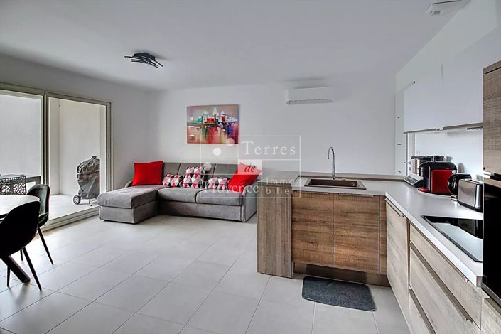 Image No.17-3 Bed House for sale