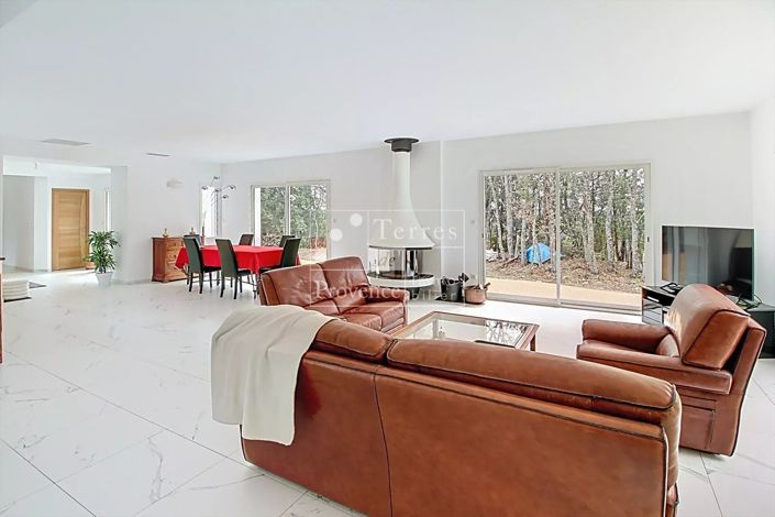 Image No.3-3 Bed House for sale