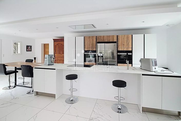 Image No.6-3 Bed House for sale