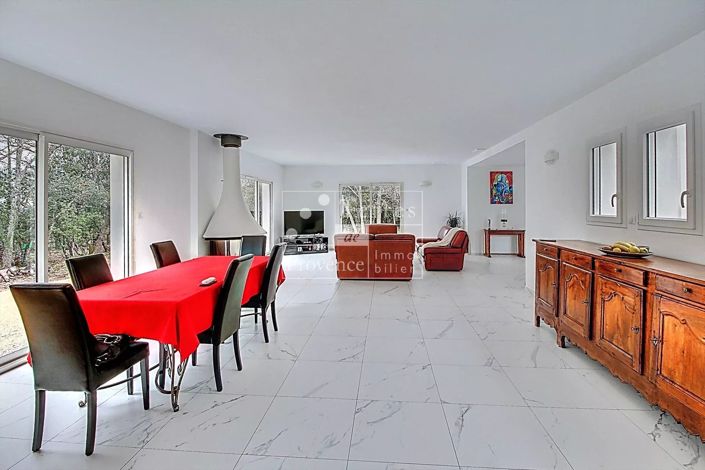 Image No.7-3 Bed House for sale