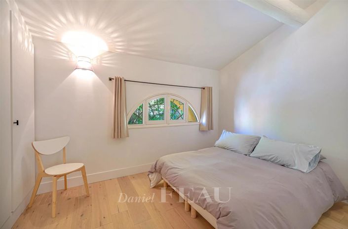 Image No.18-4 Bed House for sale