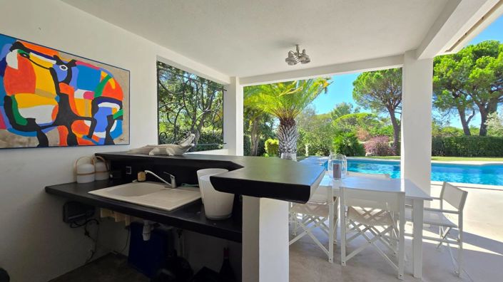 Image No.10-6 Bed House for sale