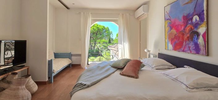 Image No.12-6 Bed House for sale