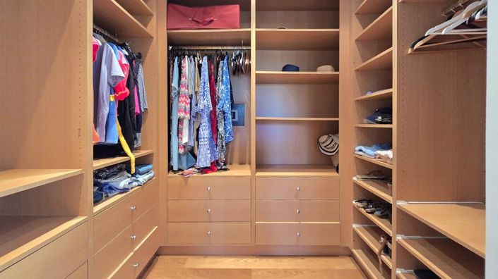 Image No.14-6 Bed House for sale