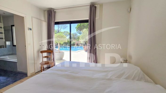 Image No.15-6 Bed House for sale