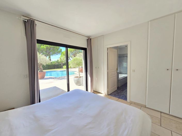 Image No.16-6 Bed House for sale