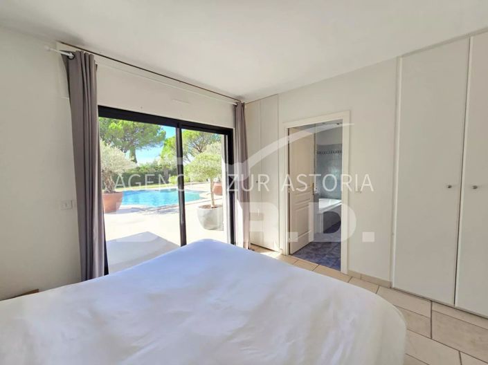 Image No.17-6 Bed House for sale