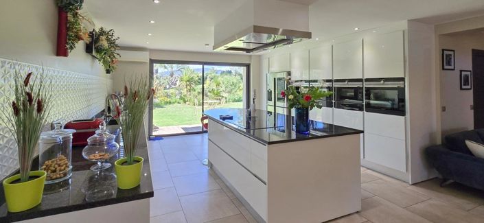 Image No.10-4 Bed House for sale