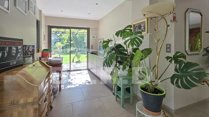 Image No.14-4 Bed House for sale