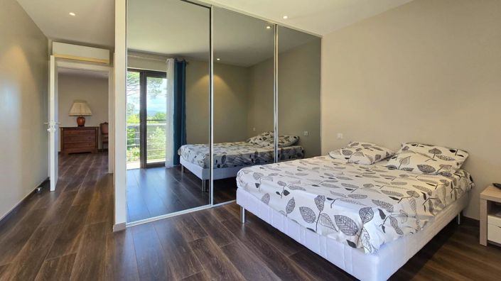 Image No.18-4 Bed House for sale