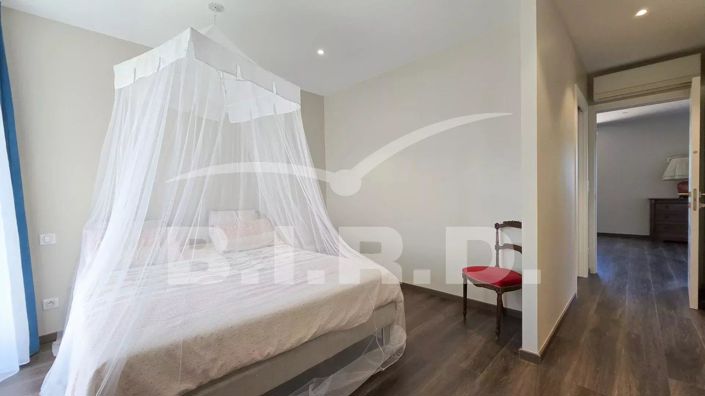 Image No.20-4 Bed House for sale