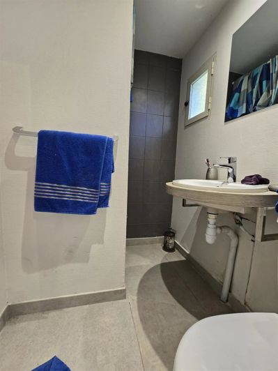 Image No.25-4 Bed House for sale