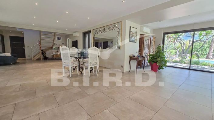 Image No.9-4 Bed House for sale