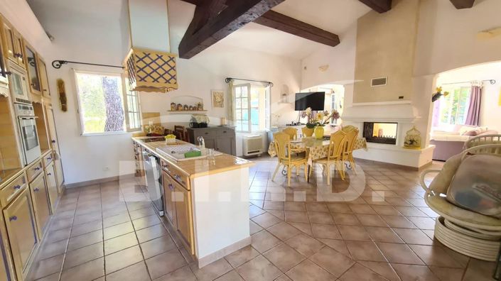 Image No.10-5 Bed House for sale