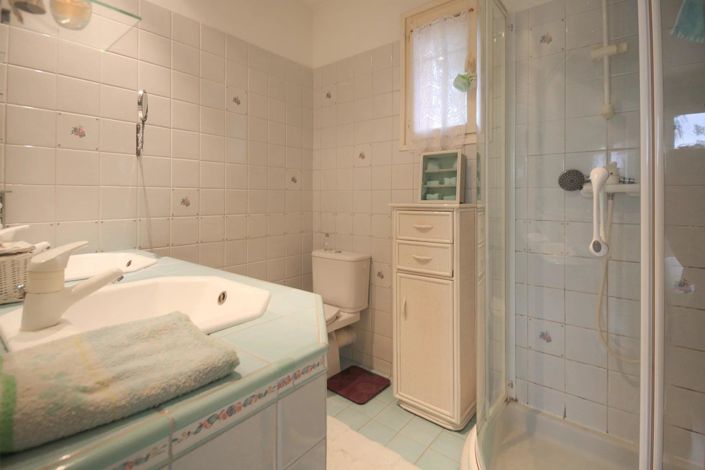 Image No.14-5 Bed House for sale