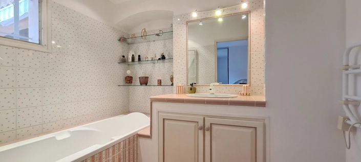 Image No.16-5 Bed House for sale