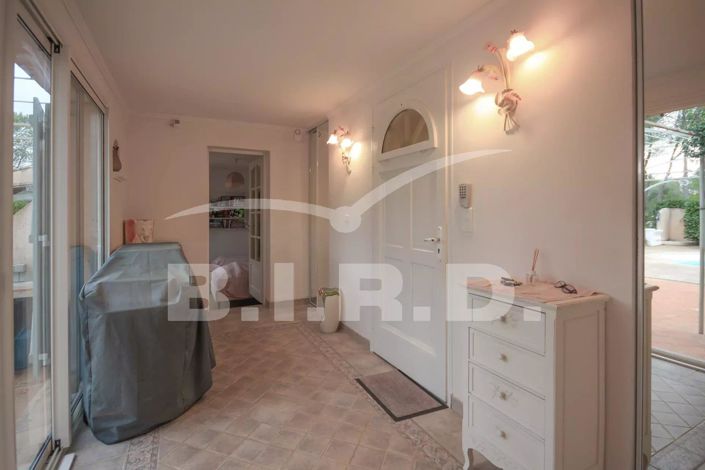 Image No.19-5 Bed House for sale