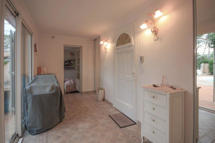 Image No.19-5 Bed House for sale