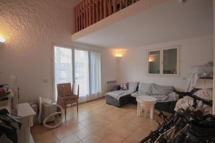 Image No.23-5 Bed House for sale