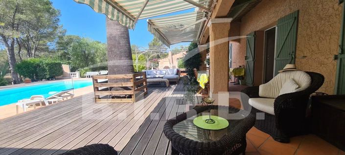 Image No.8-5 Bed House for sale