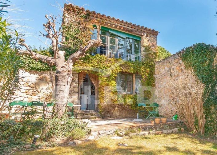 Image No.12-10 Bed House for sale