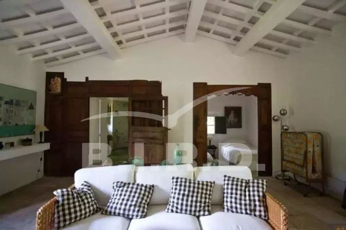 Image No.19-10 Bed House for sale