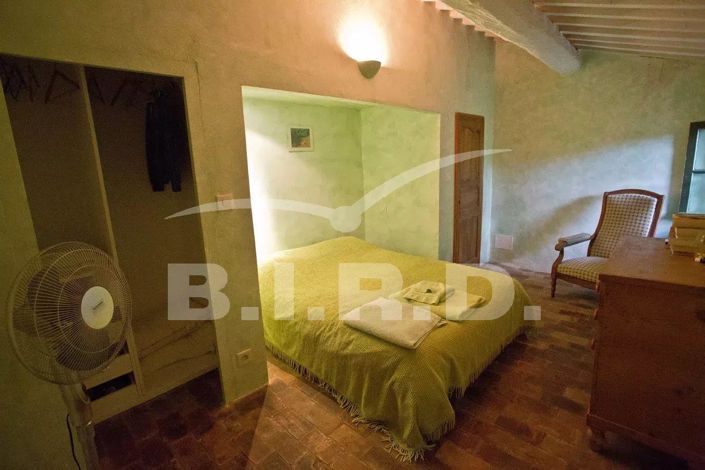 Image No.21-10 Bed House for sale