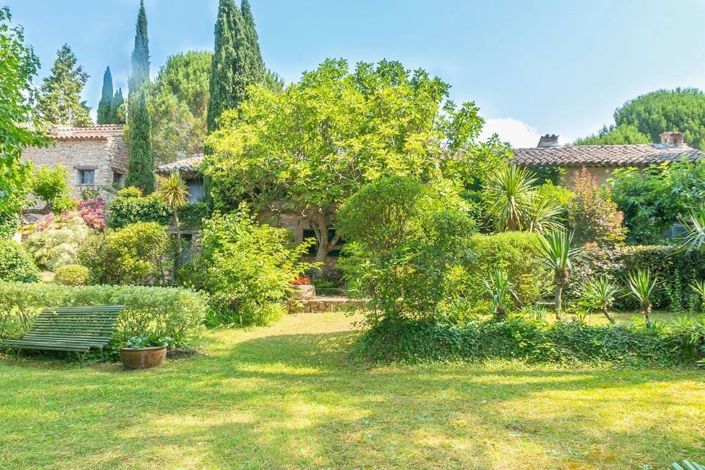 Image No.6-10 Bed House for sale