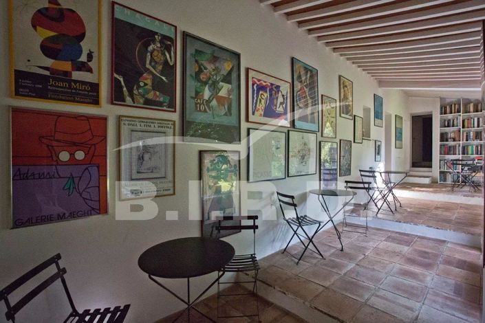 Image No.7-10 Bed House for sale