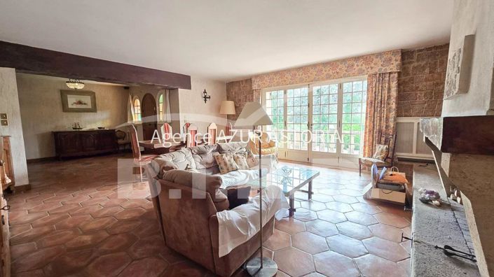 Image No.11-6 Bed House for sale