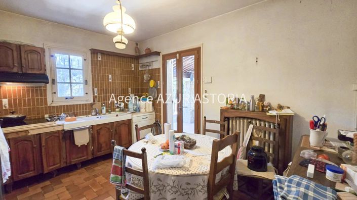 Image No.12-6 Bed House for sale