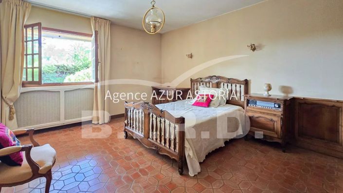 Image No.14-6 Bed House for sale