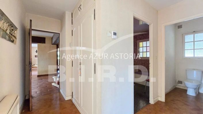 Image No.16-6 Bed House for sale