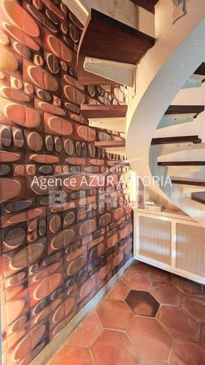 Image No.21-6 Bed House for sale