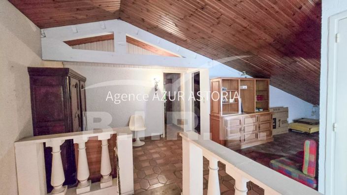 Image No.23-6 Bed House for sale