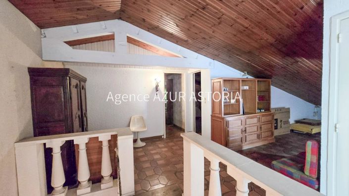 Image No.23-6 Bed House for sale