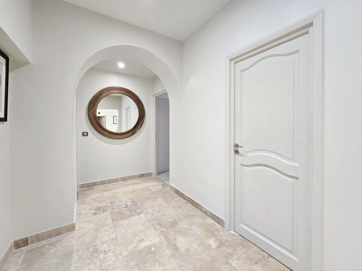 Image No.10-5 Bed House for sale