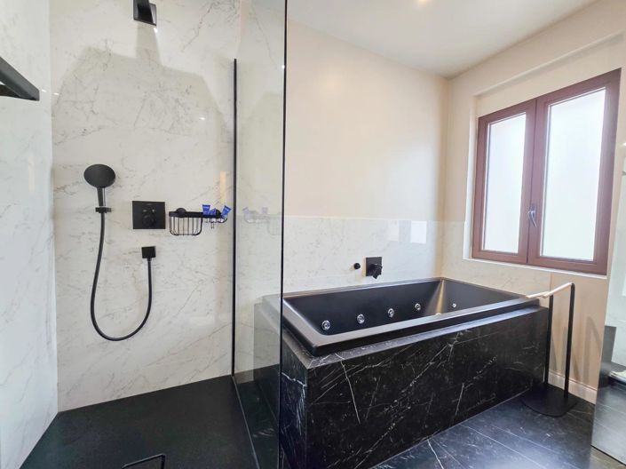 Image No.12-5 Bed House for sale