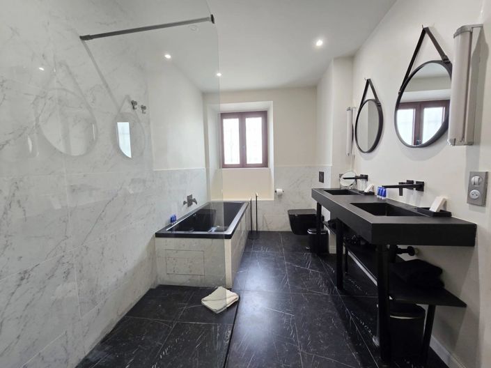 Image No.7-5 Bed House for sale