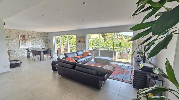 Image No.7-3 Bed House for sale