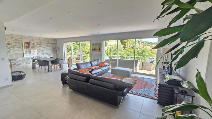 Image No.7-3 Bed House for sale