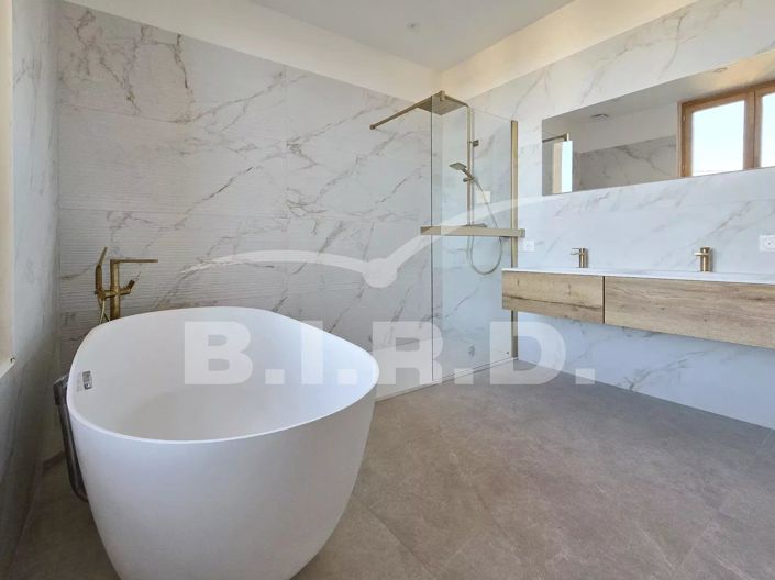 Image No.10-4 Bed House for sale