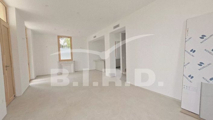 Image No.17-4 Bed House for sale