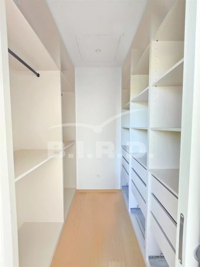 Image No.19-4 Bed House for sale