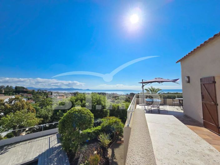 Image No.10-4 Bed House for sale